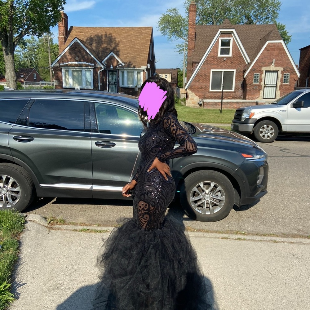 Elegant Black Lace Gown/Prom/Pageant/Mardi Gras dress